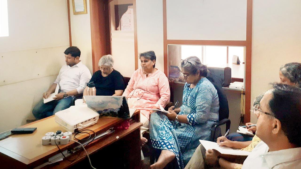 Moments from a previous offline  session at the study centre