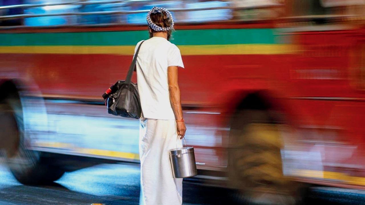 A man crosses a road in Dadar. Pic Courtesy/@balram_tiwari