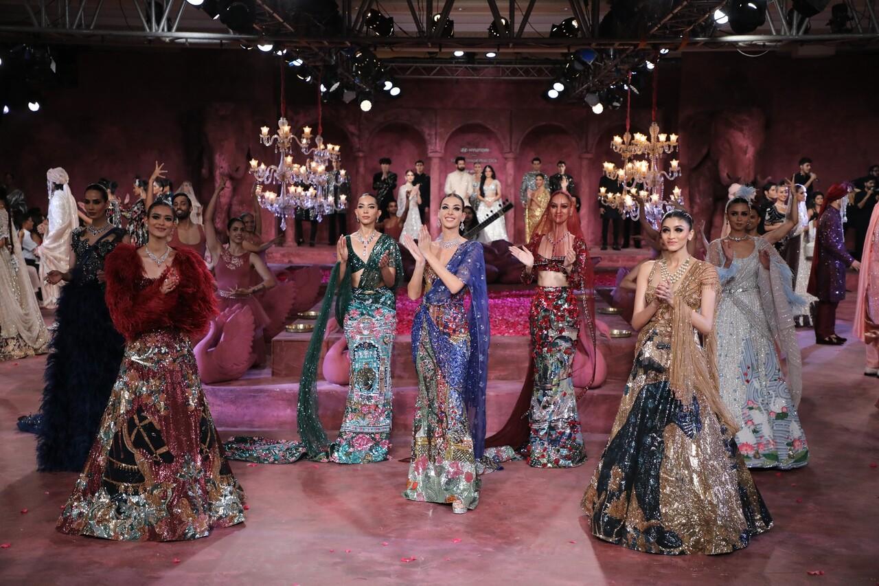 Celebrated international designers, Falguni Shane Peacock, kick-started their 20th anniversary with the grand finale of India Couture Week 2024. 
