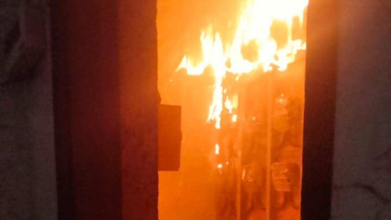 Maharashtra: 50 residents of building rescued after electric meter room catches fire