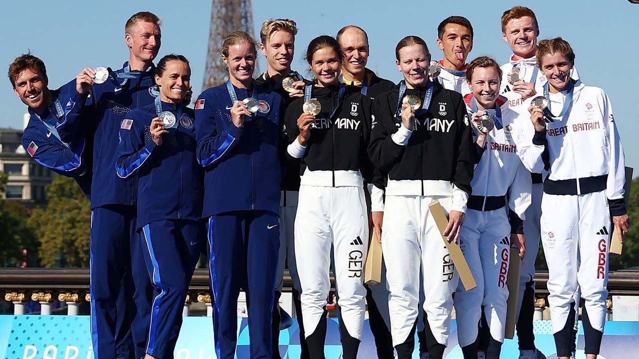 Germany victorious in illness-affected mixed triathlon relay