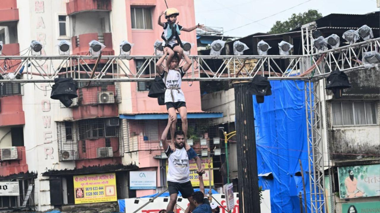 The Dahi Handi festival is celebrated as part of Janmashtami, marking the birth of Lord Krishna. The human pyramids formed by Govindas symbolize Krishna’s playful nature and his fondness for curd and butter.