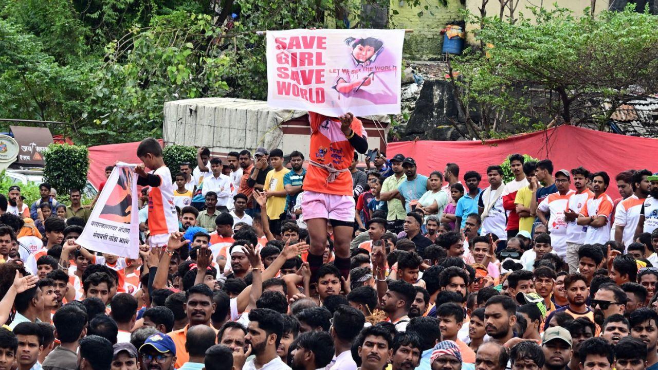 Chief Minister Eknath Shinde attended a Dahi Handi event in Tembhi Naka, Thane. He praised his mentor Anand Dighe for revitalising the festival and assured that the government was committed to ensuring the safety and success of the events.
