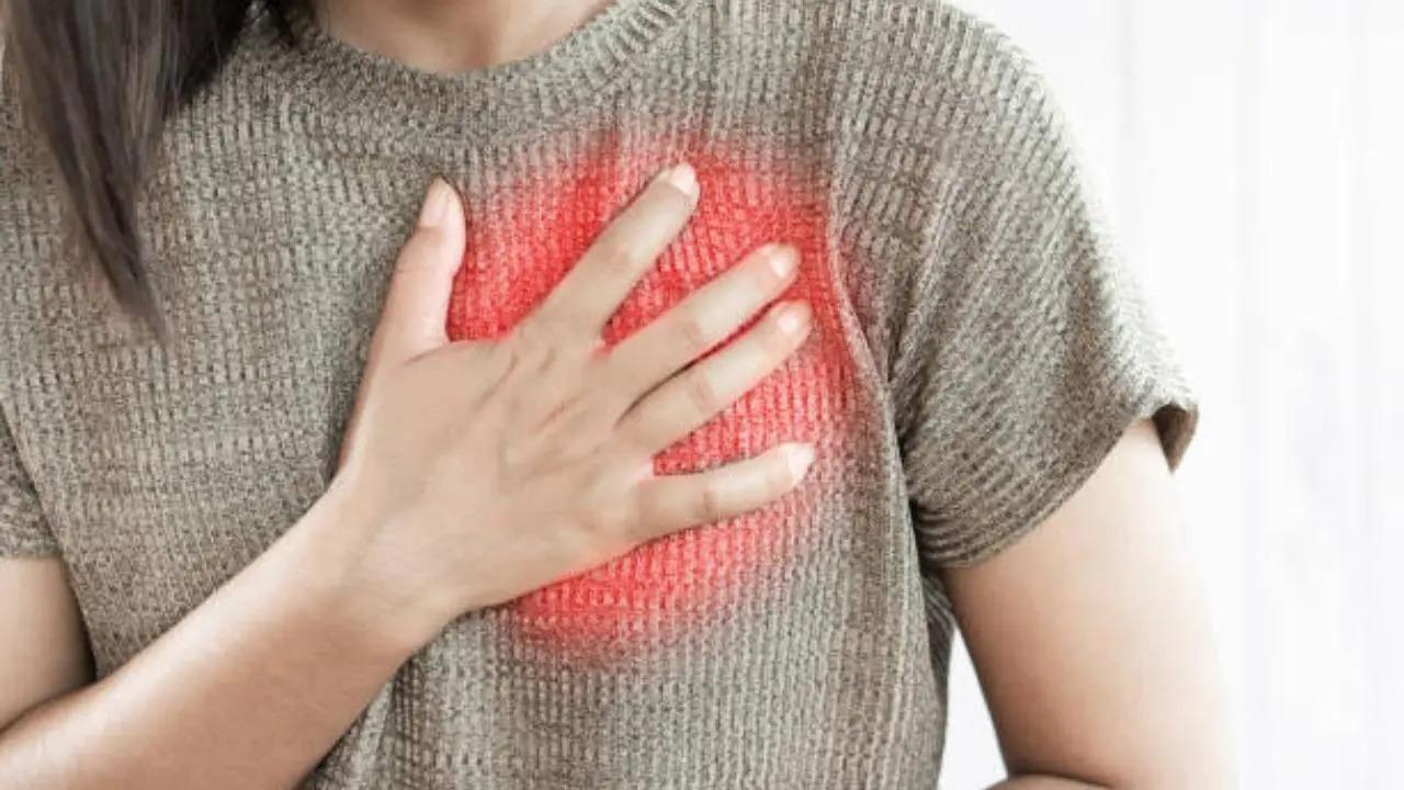 Endometriosis may increase risk of heart attack in women by 35 percent, finds study