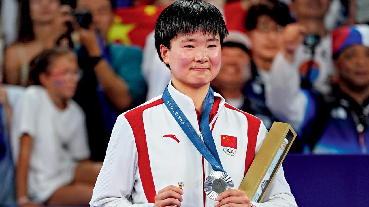 He Bing Jiao announces retirement