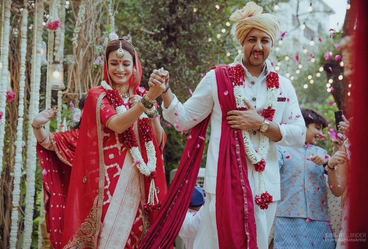 Dia Mirza, who promotes sustainability like no other, wore a Raw Mango saree for her wedding with Vaibhav Rekhi. She ditched fast fashion and chose something that was a tribute to Indian heritage. 