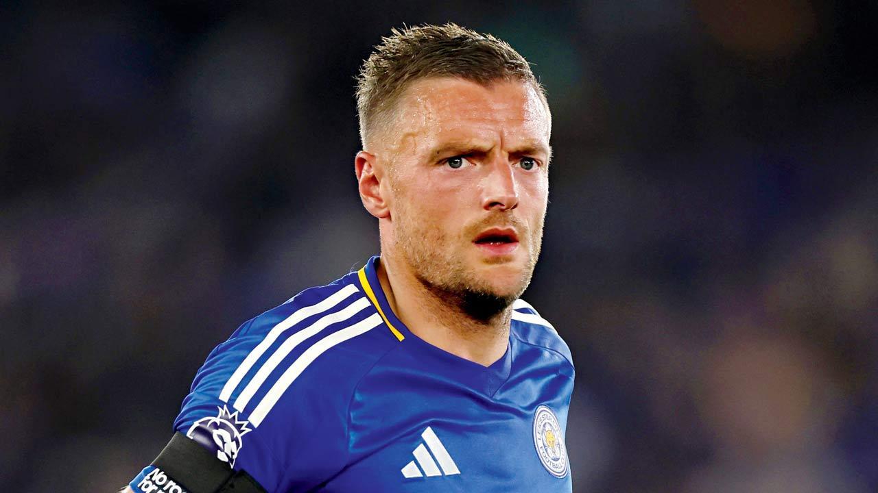 Jamie Vardy strikes as Leicester hold Spurs 1-1