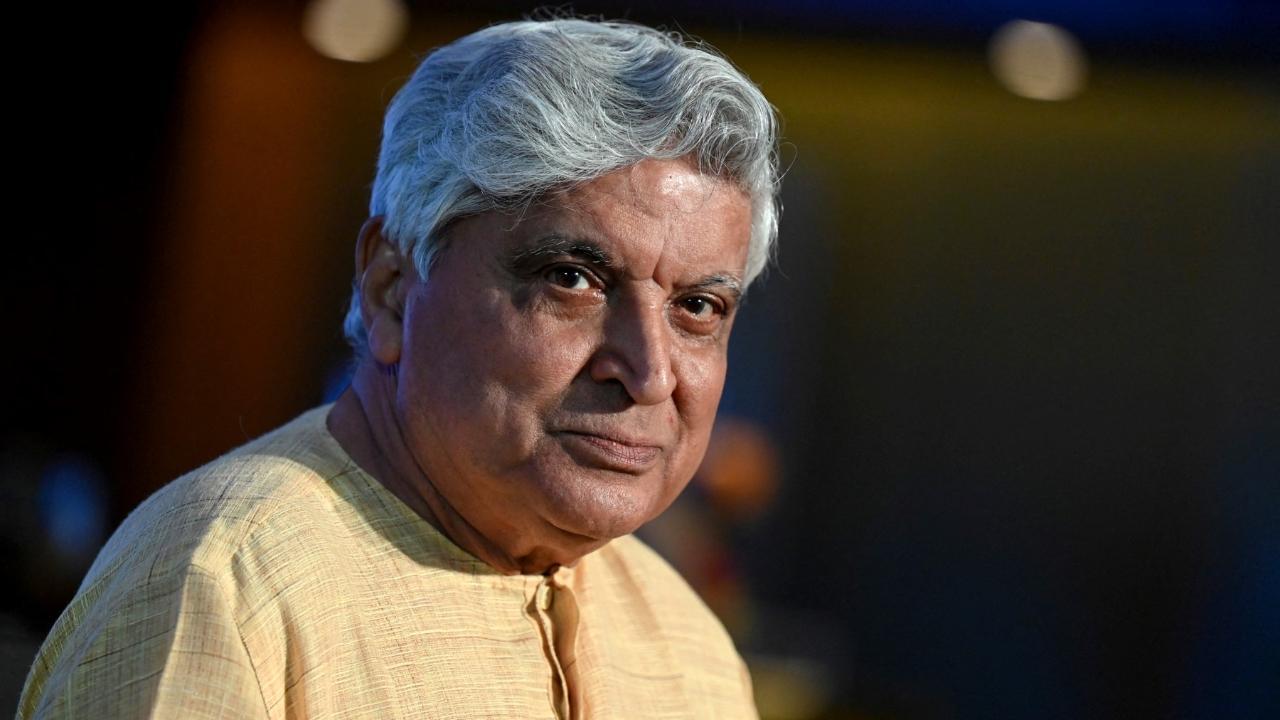 Javed Akhtar gets teary-eyed as he recalls being deprived of food, sleep, clothes during struggle days