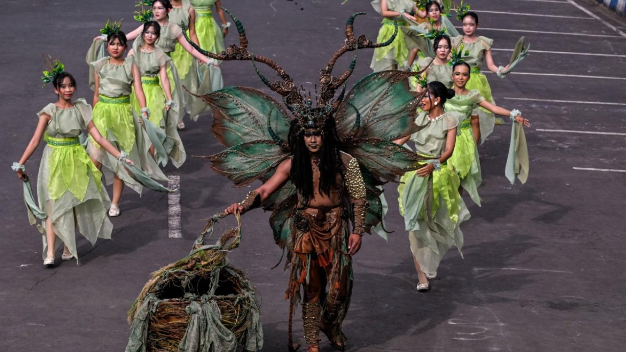 Local communities, including schools, organizations, and artists, actively participate in the carnival, contributing to its vibrant and dynamic atmosphere