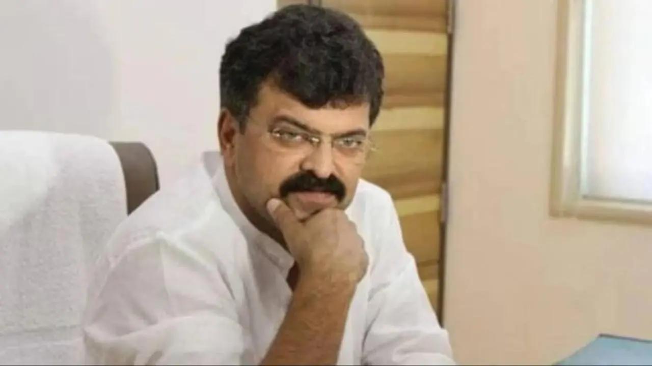 NCP (SP) legislator Jitendra Awhad's car attacked in Mumbai