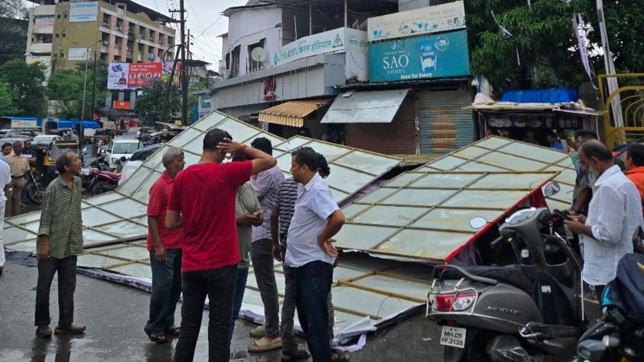 Thane: Three cars crushed as hoarding collapses in Kalyan