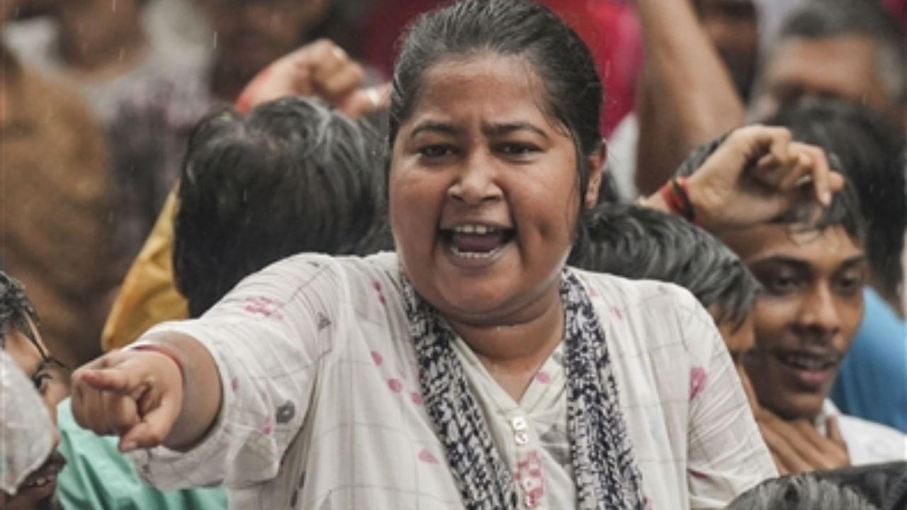 During the protest march on Tuesday, over 20 ABVP activists, including national secretary Rahul Rana, were detained by the police. Among those arrested were four women activists who were actively involved in the demonstration.