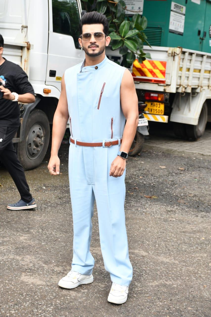 In a sky blue outfit, Arjun Bijlani will steal your hearts in upcoming episode