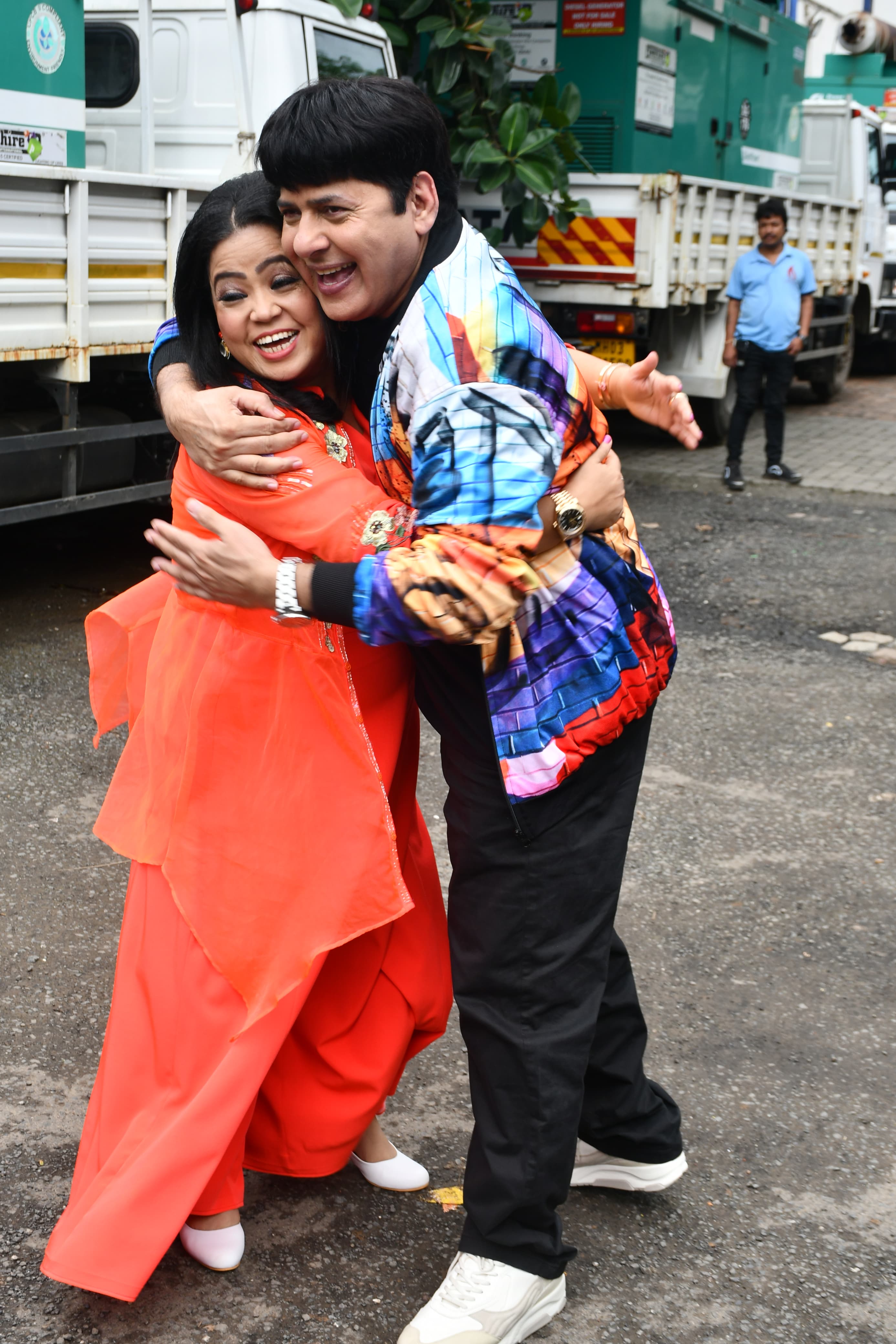 Bharti Singh and Sudesh Lahiri's candid pose will win your heart