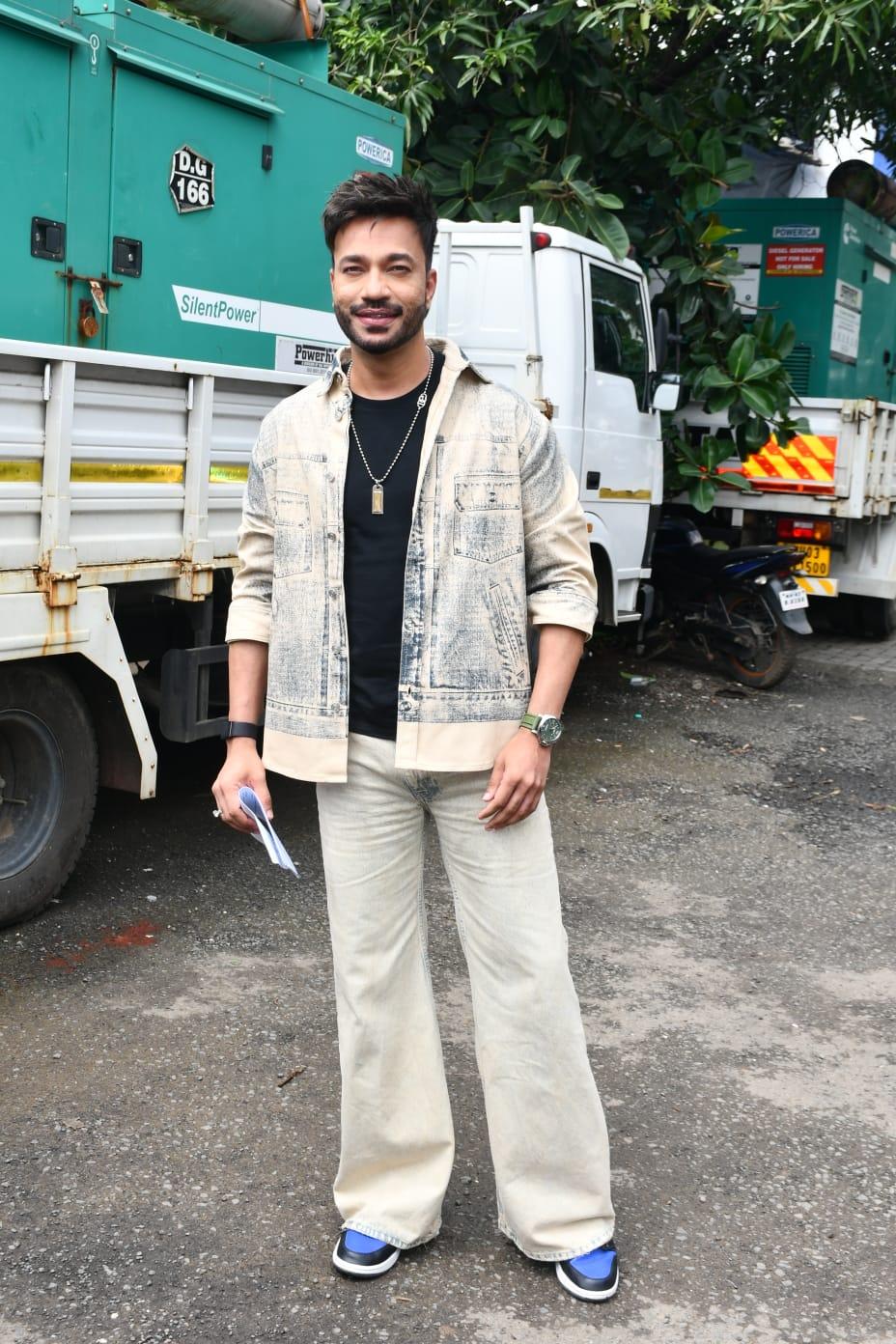 Vicky Jain was all smiles as he posed for the cameras
