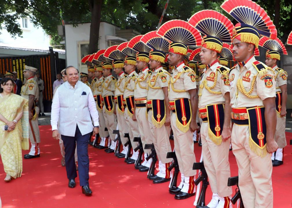 Delhi LG hoists national flag on Independence Day; AAP cries 'dictatorship'