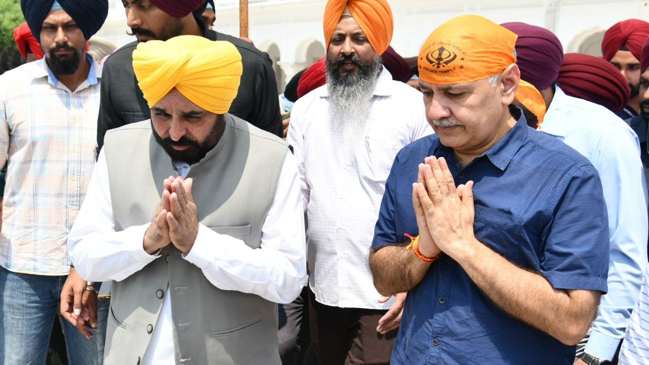 At the Golden Temple complex, Punjab Chief Minister Bhagwant Mann praised Sisodia for revolutionising the education sector in India. Mann also voiced optimism that Kejriwal would soon be released, crediting Sisodia’s recent bail to the blessings of God and the justice system.