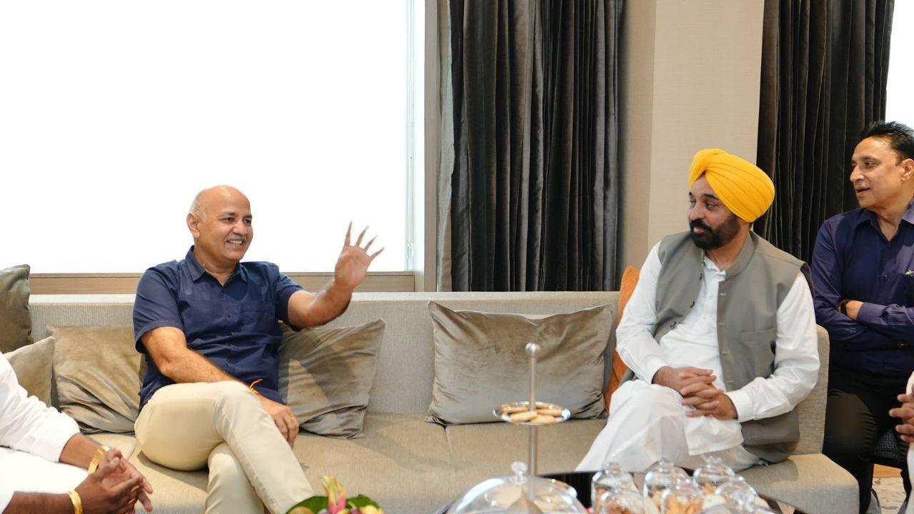 Sisodia’s relatives too joined him in paying obeisance and offering prayers at the Golden Temple. The visit was marked by a strong sense of relief and gratitude following Sisodia’s release from Tihar jail.