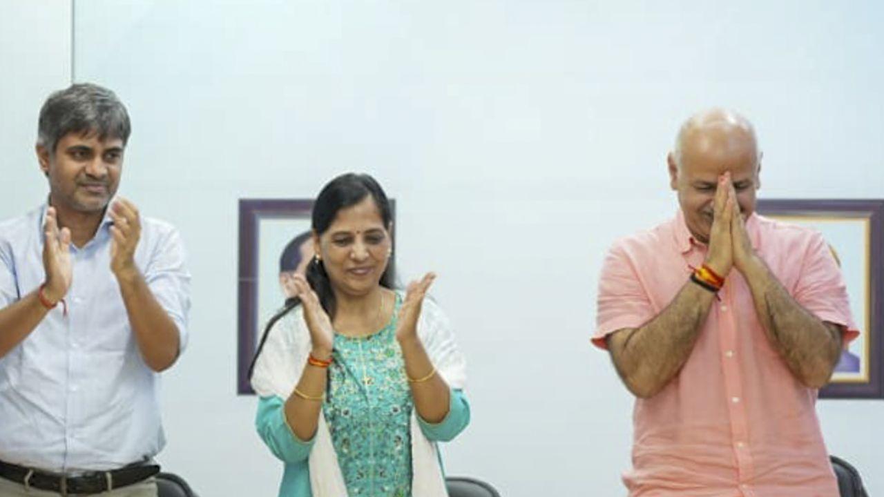 After being granted bail, Manish Sisodia convened a high-level meeting with key AAP leaders, including Sanjay Singh and Atishi, to strategise for the upcoming Delhi Assembly elections. The meeting underscored the party’s determination to secure another term in power, focusing on unity and public support.