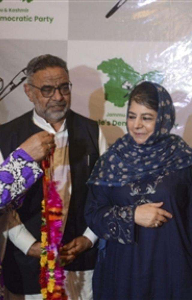 Mufti`s decision contrasts with National Conference Vice President Omar Abdullah’s recent reversal, who will be contesting polls despite previous opposition.
