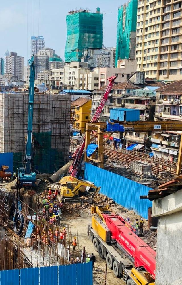Pile Rig topples at Mumbai Metro site