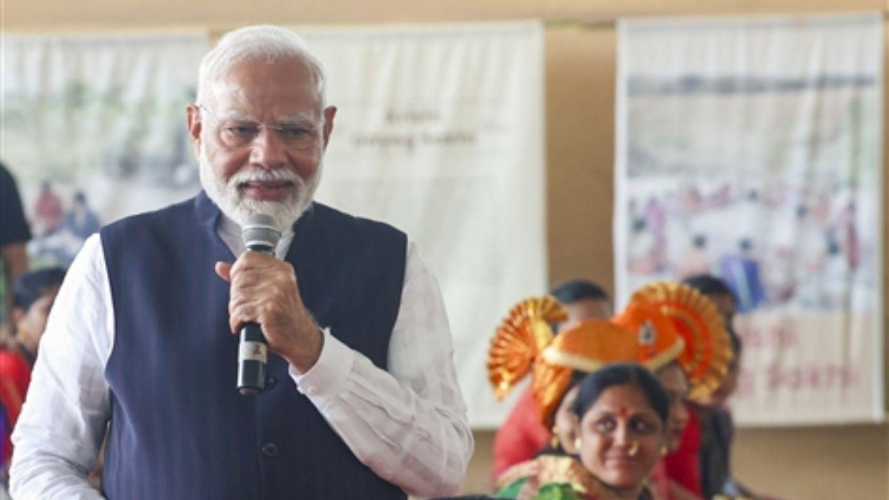 PM Modi praised the Lakhpati Didi scheme, which aims to raise the income of women in self-help groups. He announced the release of a Rs 2,500 crore revolving fund to benefit 48 lakh members of 4.3 lakh self-help groups, further empowering women and their families.