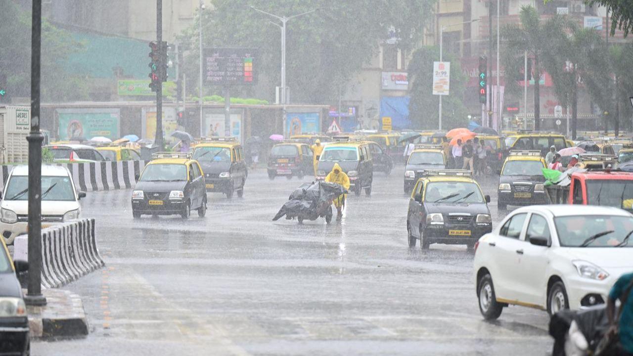 The nowcast warning advises residents and commuters in these areas to prepare for potentially hazardous conditions.