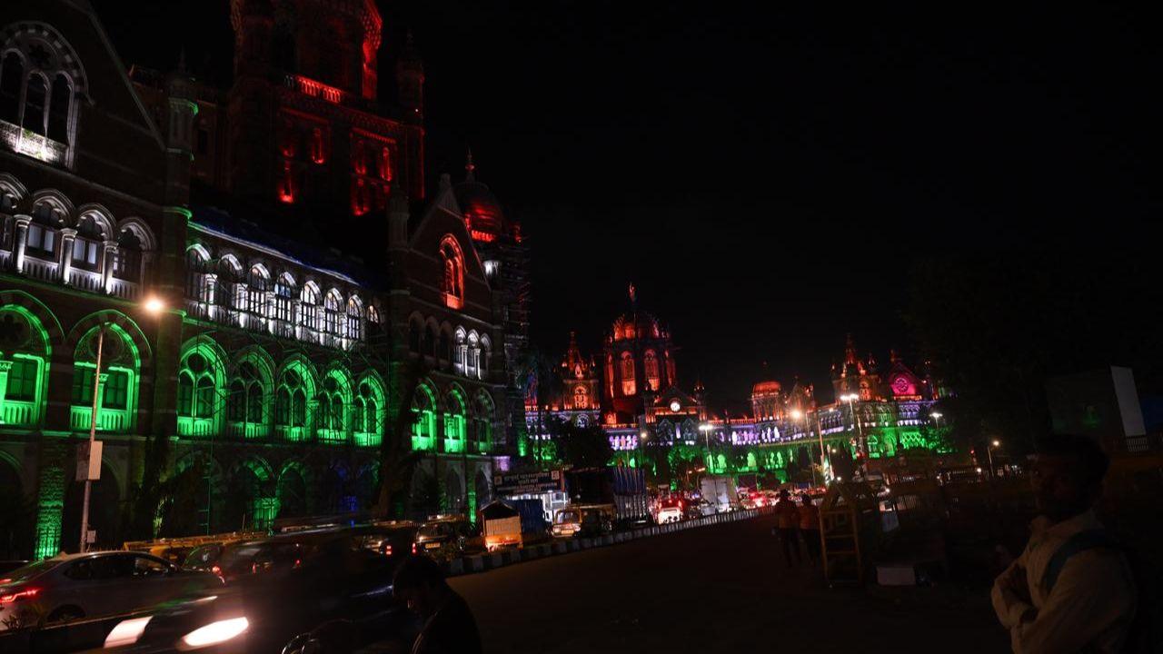 Across the CSMT station stands the Brihanmumbai Municipal Corporation headquarters and its facade too was beaming with the tricolour. 