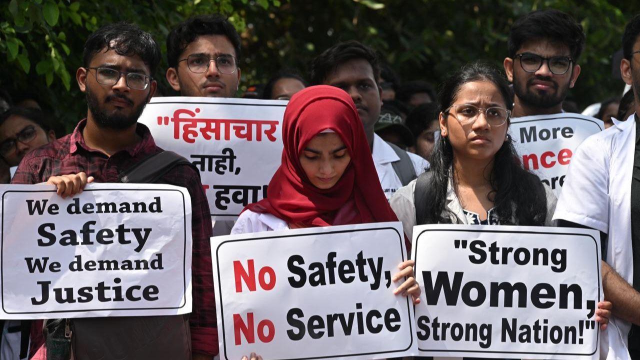 IN PHOTOS: Medicos' strike over Kolkata doctor rape-murder continues in Maha