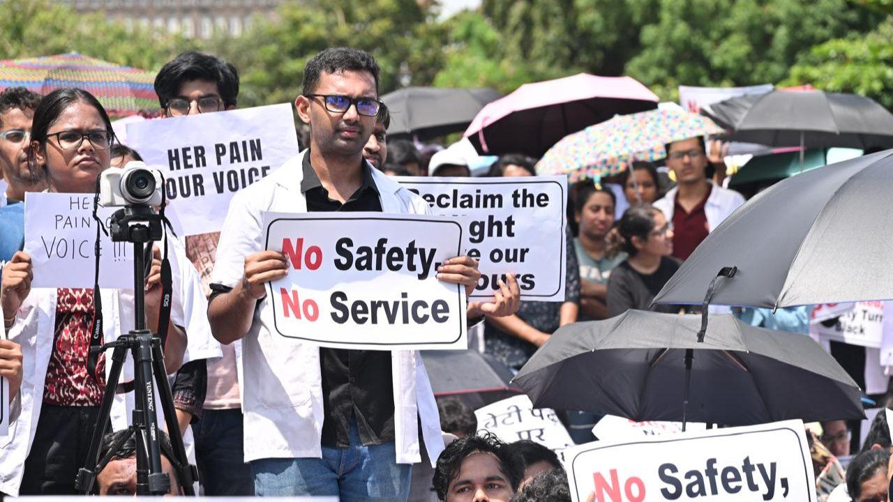 Resident doctors at JJ Hospital and other major hospitals are conducting peaceful protests. They held a sit-in at Azad Maidan on Friday and held placards and sloganeered seeking justice for the Kolkata medic.