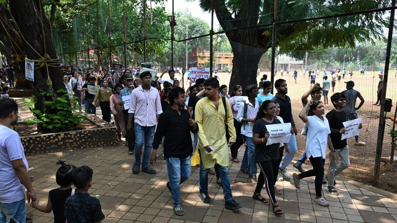 IN PHOTOS: Mumbaikars, medicos stage protest over Kolkata doctor rape-murder