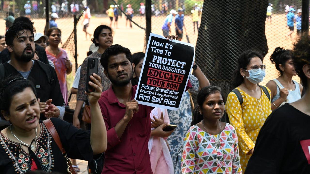 The protestors held various placards that advocated stricter punishment for rape in India while some held placards that called for stop to the practice of victim-blaming and victim-shaming. 