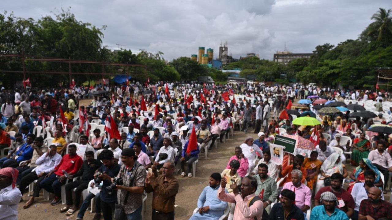 They said many contract workers in Maharashtra have been working with civic bodies, government hospitals etc for 10-15 years but don't get hired as permanent staff despite a previous court order. 