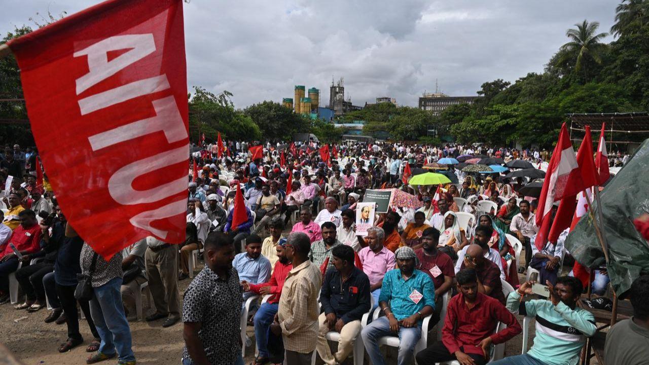 The committee is advocating for a minimum wage of Rs 26,000 per month across all industries. They also call for equal pay for equal work, a minimum pension of Rs 10,000 for workers over 60, and better compensation for contractual teachers according to UGC norms. They also demanded repealing of four new labour codes recently passed by Modi government. 