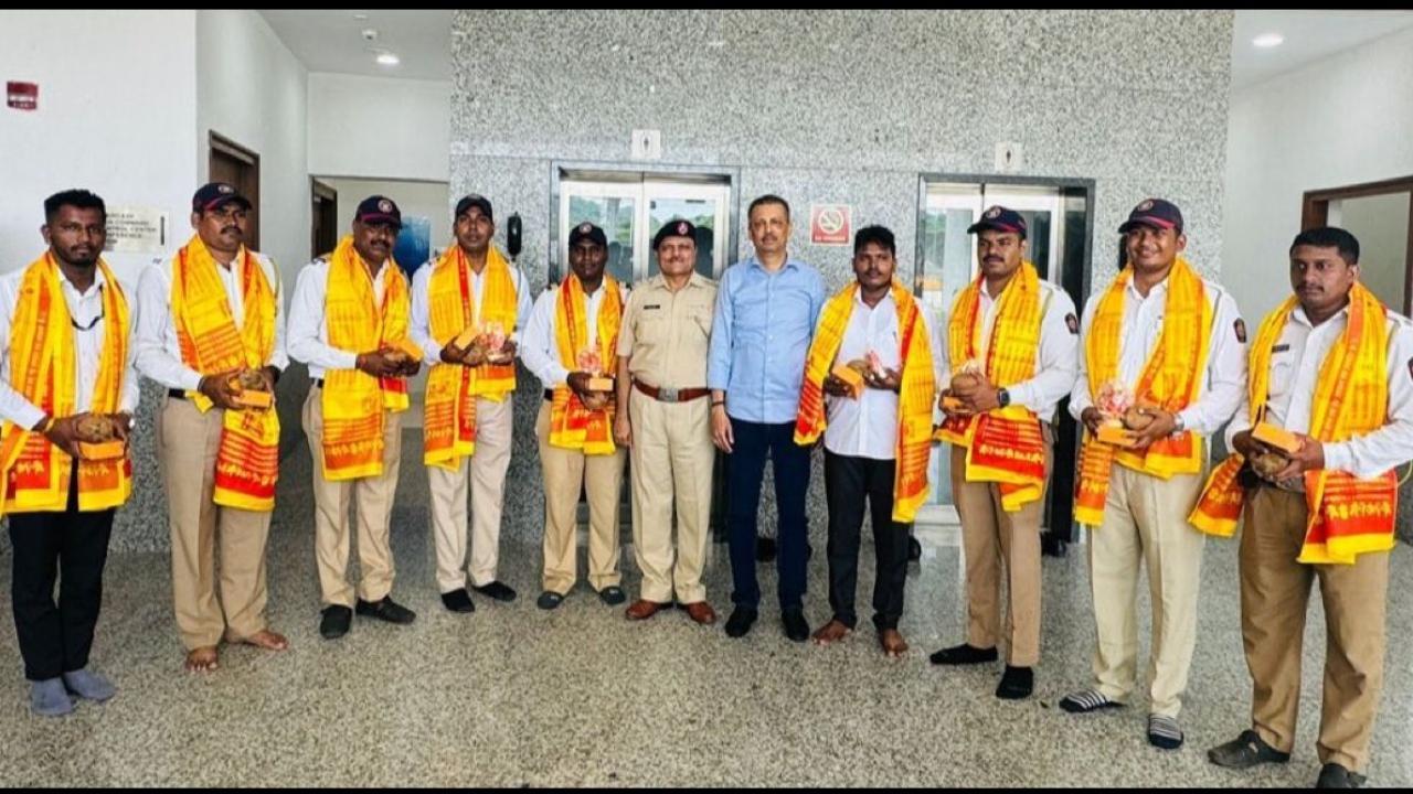 Milind Narvekar meets brave cops, Ola driver who saved woman's life