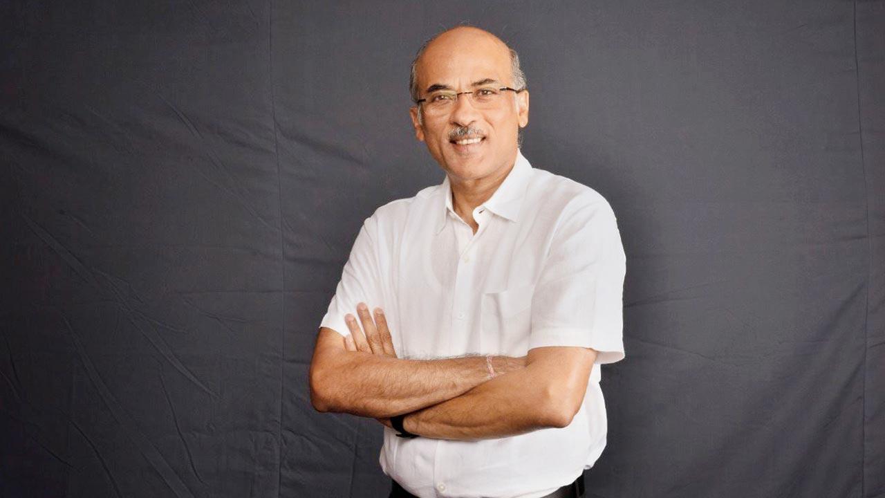 Sooraj Barjatya won the award in the Best Director category for Uunchai (2022)