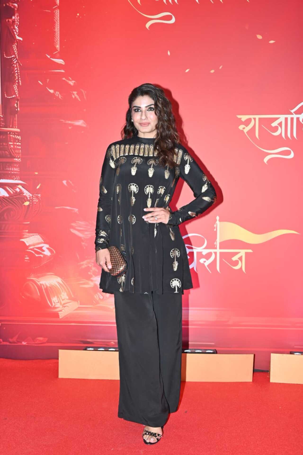 Raveena Tandon also wore a stunning black outfit and looked nothing less than a diva at the premiere.