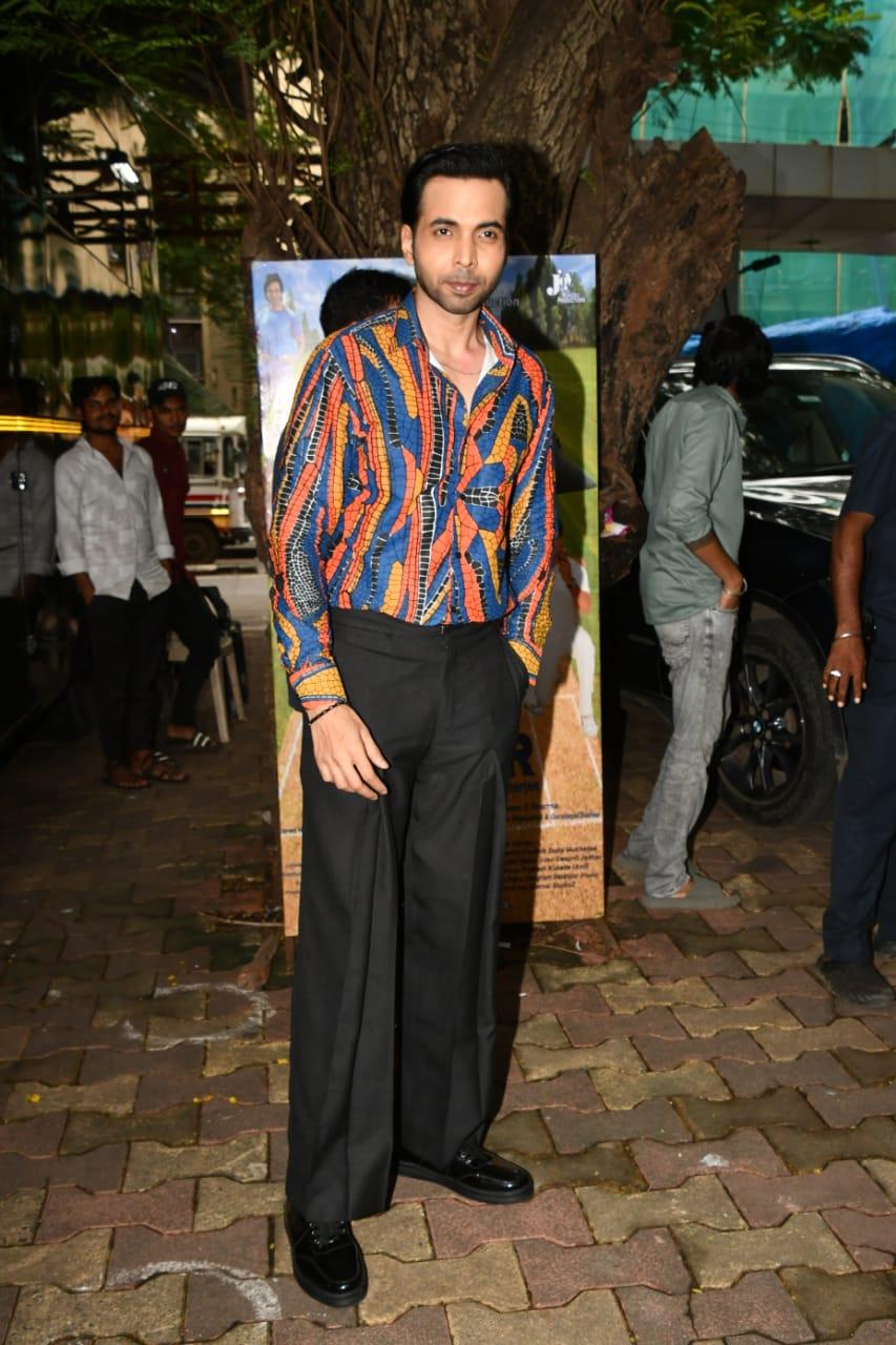 Abhishek Banerjee was also clicked at the set of Zakir's show