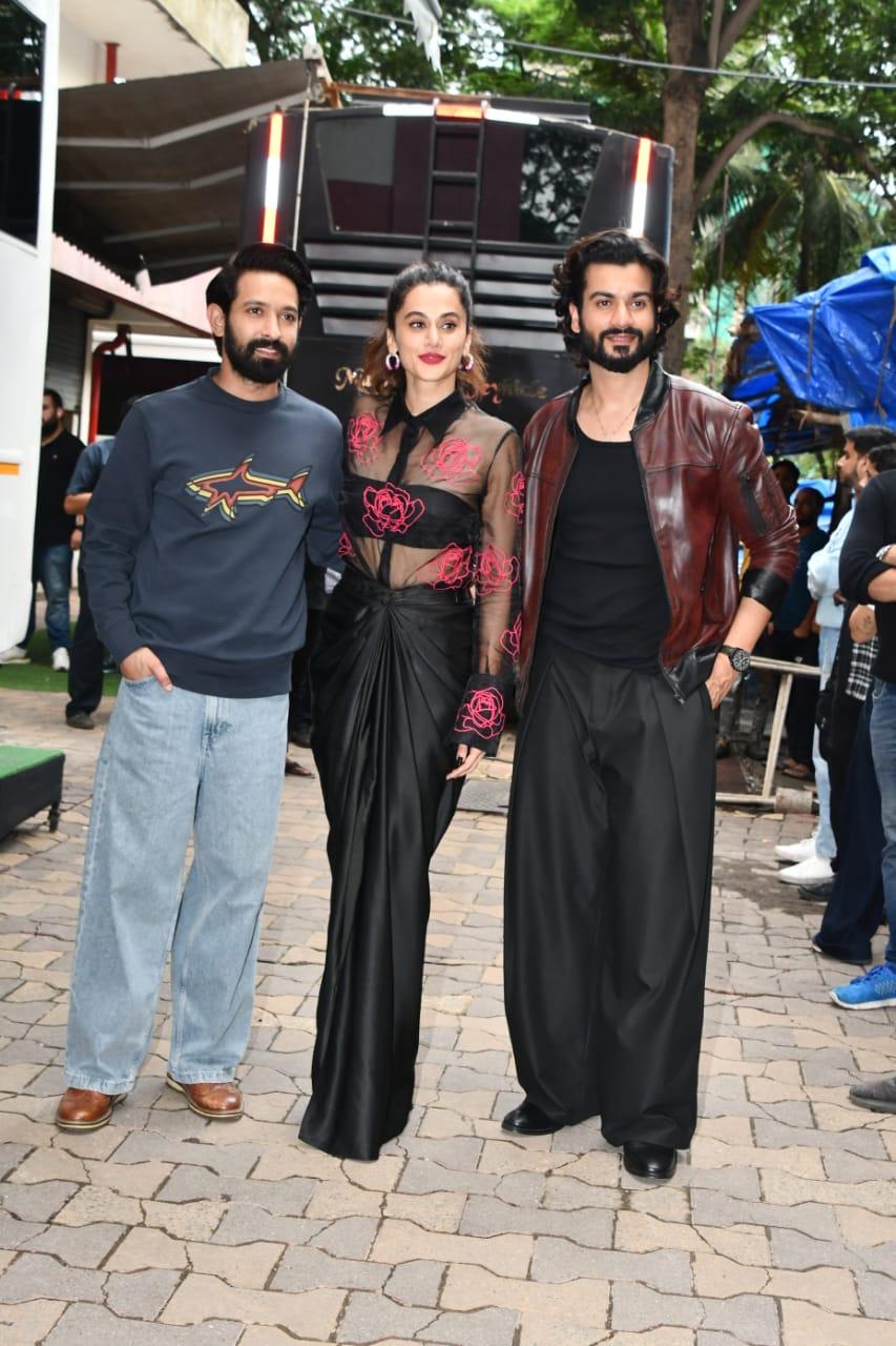 The cast of Phir Aayi Hasseen Dillruba was snapped at the set of Zakir Khan's new show 'Apka Apna Zakir'