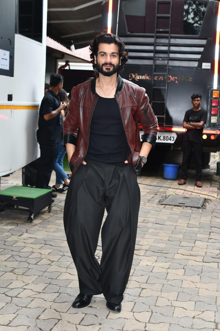 Sunny Kaushal turn heads in his black outfit paired with brown jacket