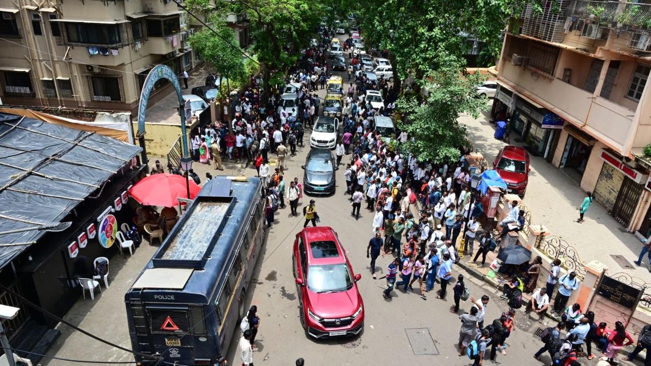 The notification had earlier stated that the recruitment drive aims to fill 17,471 vacancies for various posts including Police Constable, Police Constable Driver, Jail Constable, Armed Police Constable, and Police Constable Bandsman