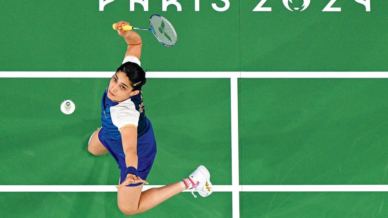 Ashwini Ponnappa smashes ’em!