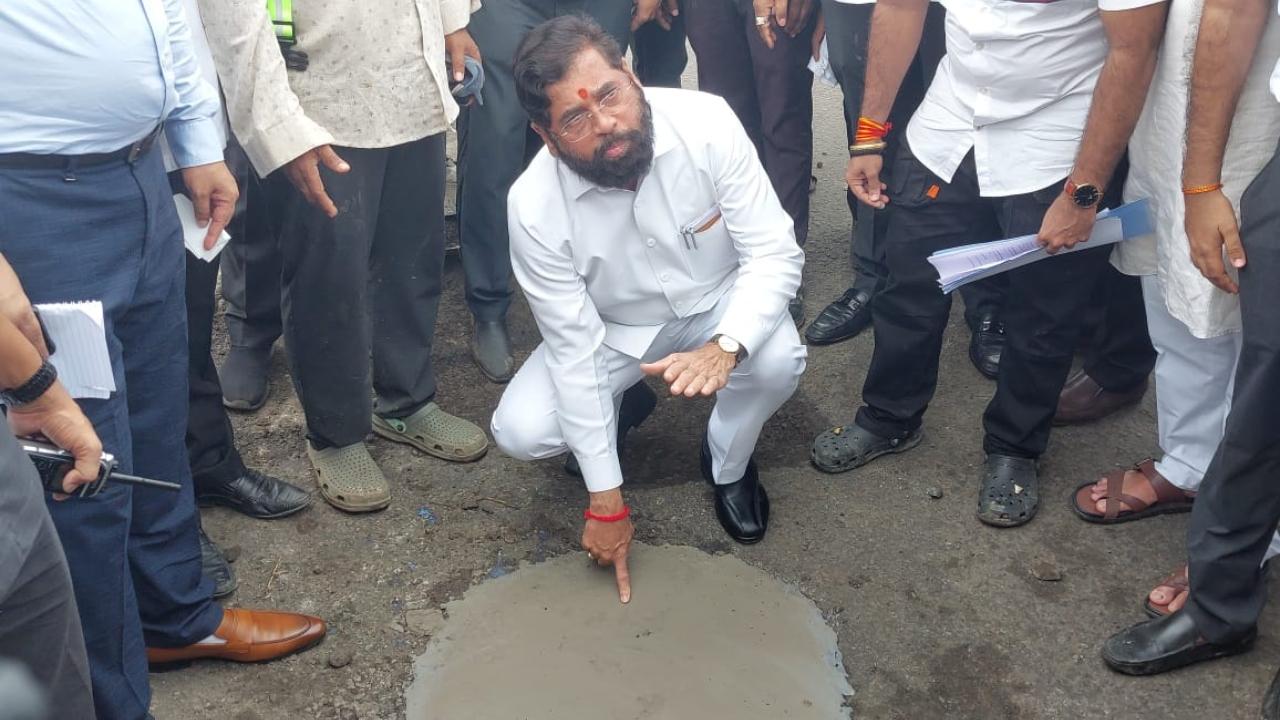 CM Shinde highlighted the need to complete repairs quickly and to a high standard. He instructed that modern techniques be used to fill potholes promptly and directed that any obstructions in the repair work should lead to criminal charges, the statement said