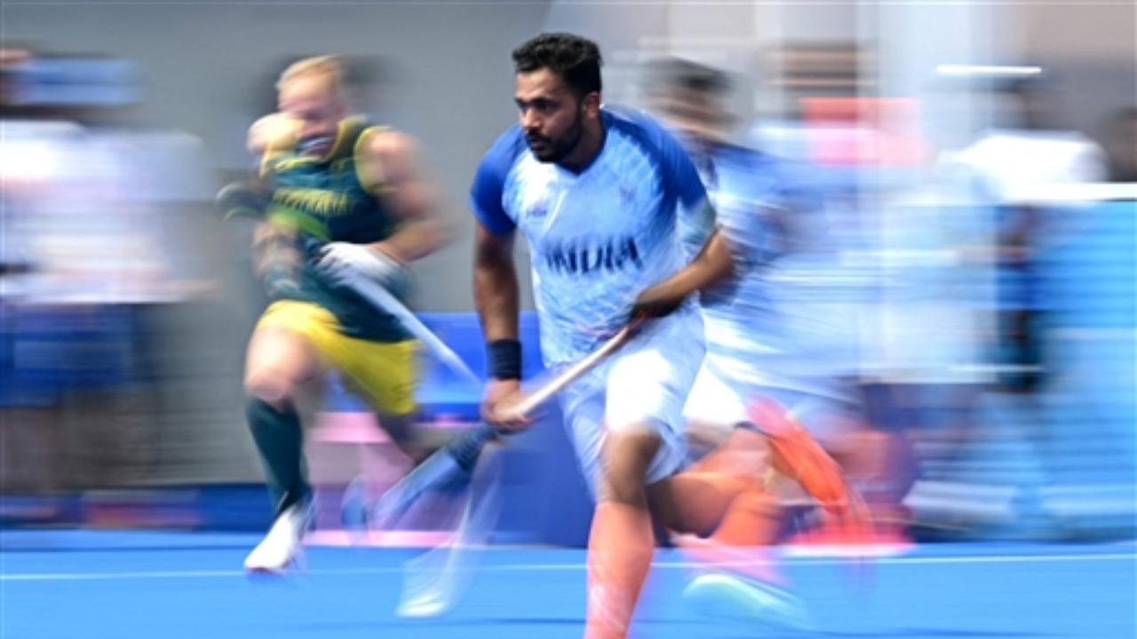 India got a penalty corner soon but this time Harmanpreet's strike was kept at bay by Charter. India led 2-1 at half-time. Harmanpreet made no mistake by converting the chance