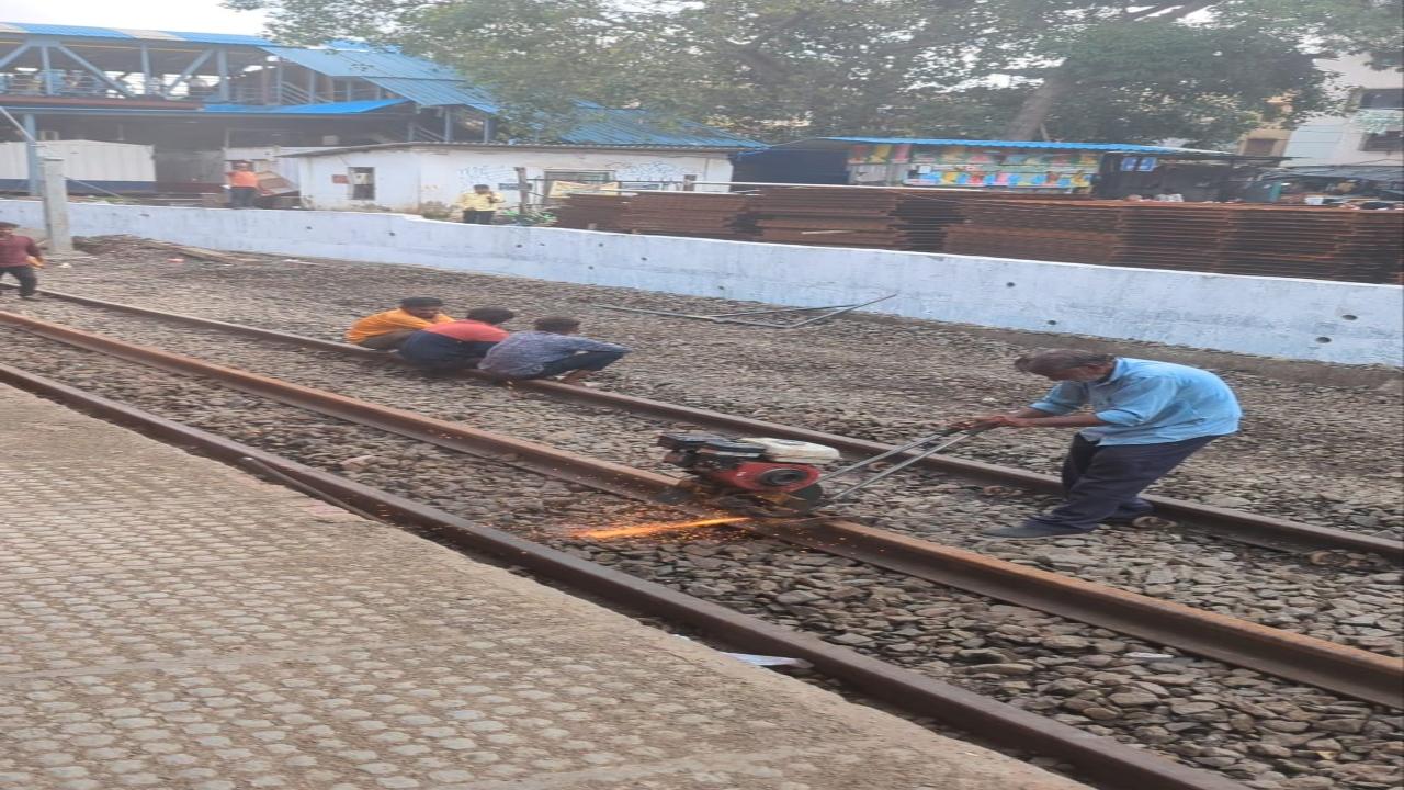 In connection with the work of the 6th line between Goregaon and Kandivali stations, Mega Blocks are being taken to cut and connect the existing lines to lay the 6th lines, the Western Railway said