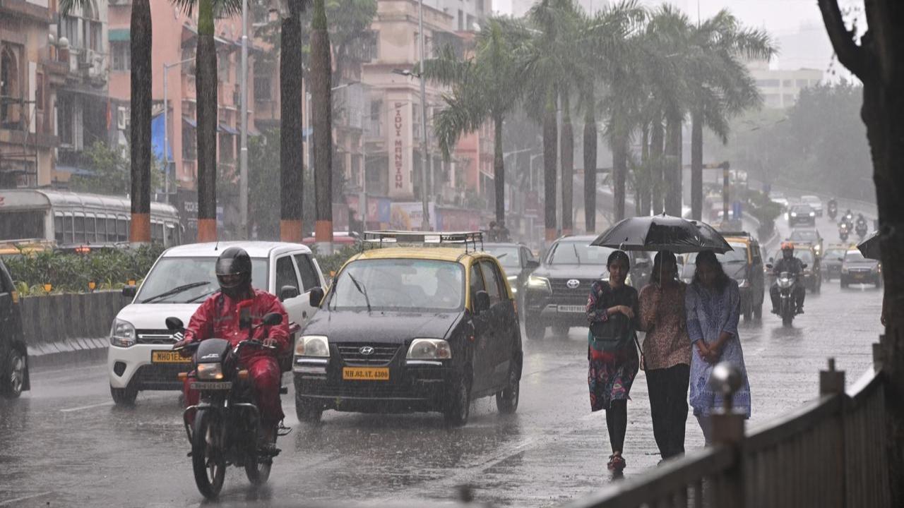 IMD predicts heavy rains in Mumbai, Thane and Palghar; issues orange alert for city
