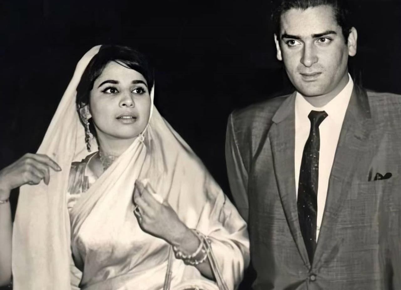 Kapoor got married to Geeta Bali in secret. Reportedly, Shammi was afraid that his parents would never accept Bali as she was older than him. 