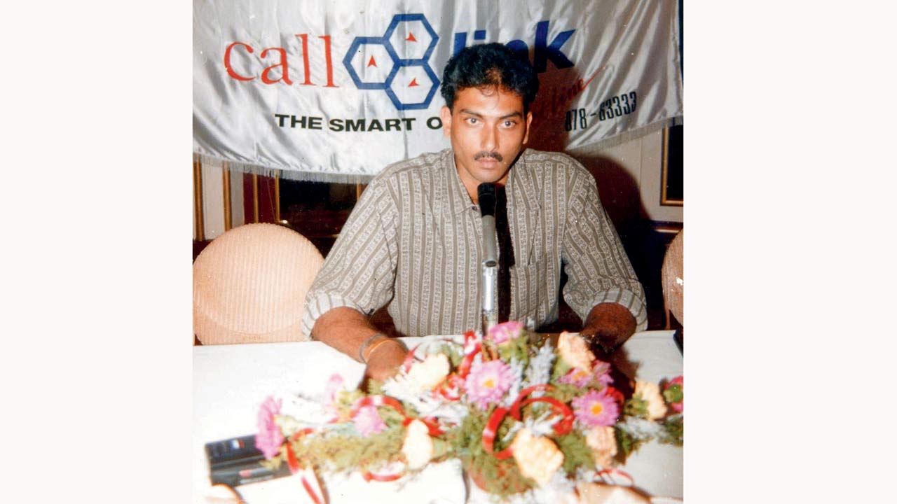 Ravi Shastri announcing his retirement from cricket  at Colombo in September 1994. Pics/mid-day archives, Getty Images