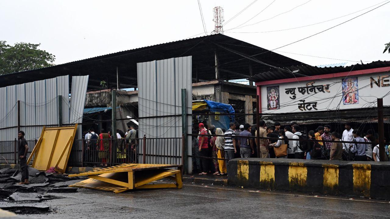 Traffic from Western Express and Kalanar Junction should use Sion-Bandra Link Road and Kemkar Chowk.