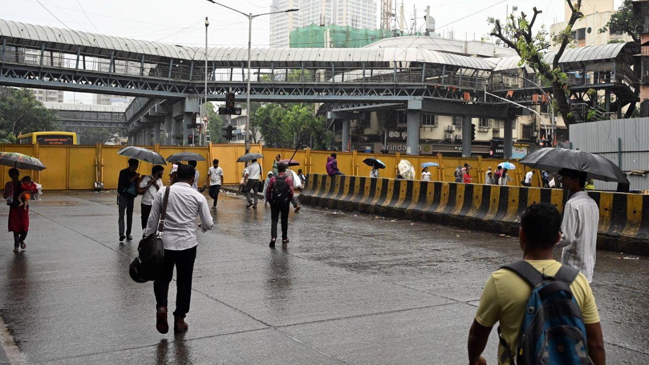 Traffic police have declared nine roads around Sion and Dharavi as no-parking zones to ease congestion. This includes Sulochana Shetty Marg and Chunabhatti to BKC Connector, where two- and three-wheelers are restricted.
